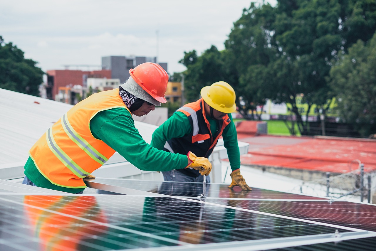 découvrez les principes de la construction durable : des techniques innovantes, des matériaux respectueux de l'environnement et des pratiques de gestion efficaces pour bâtir un avenir plus vert et responsable.