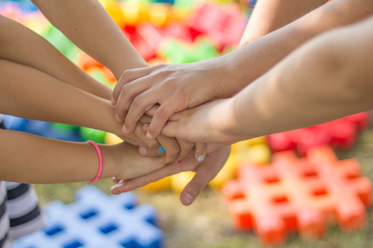découvrez l'importance de la collaboration interdisciplinaire, une approche innovante qui combine diverses expertises pour résoudre des problèmes complexes. apprenez comment cette synergie favorise la créativité, l'efficacité et l'impact dans différents domaines.