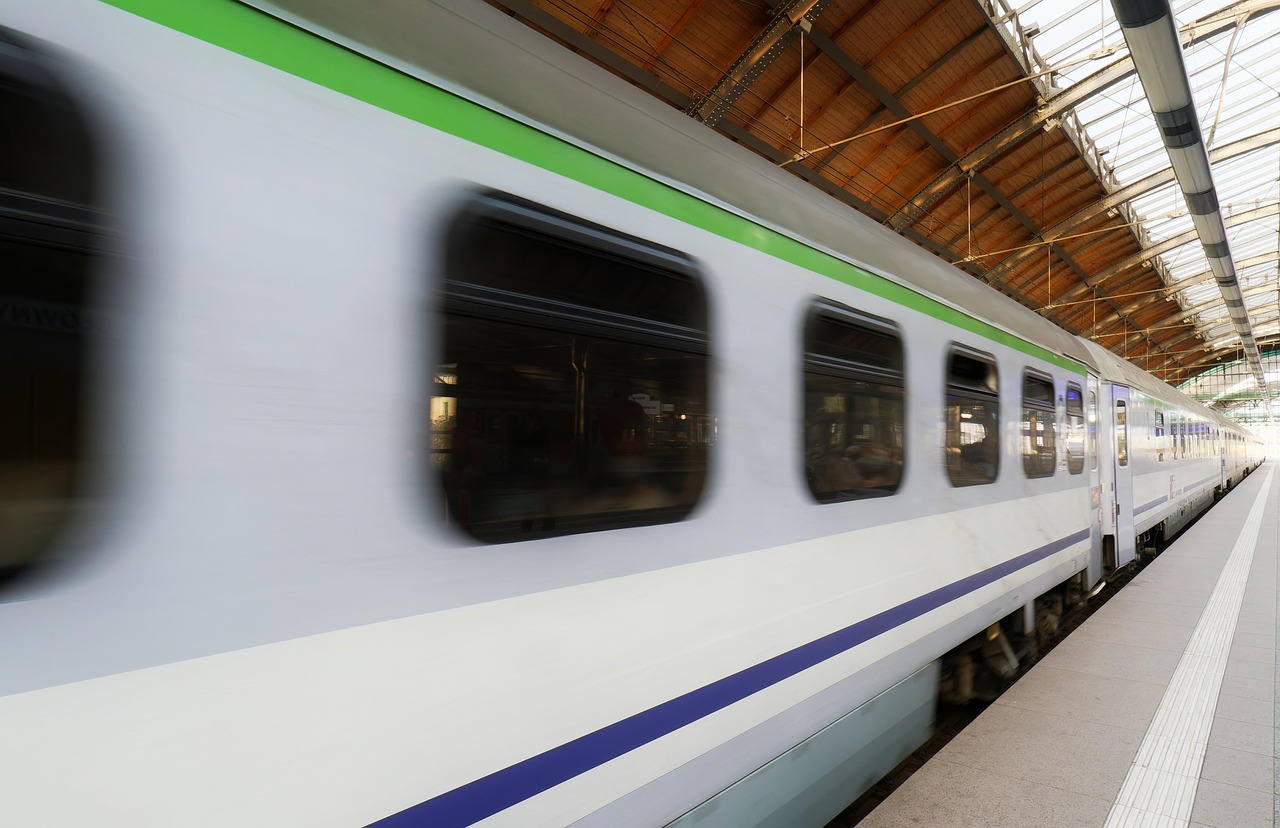 découvrez les systèmes de transport intelligents, des solutions innovantes qui optimisent la mobilité, améliorent la sécurité routière et réduisent l'impact environnemental grâce à des technologies avancées et des données en temps réel.